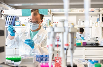 Especialistas estudam relação entre severidade da COVID-19 e microbiota intestinal - CMJornal